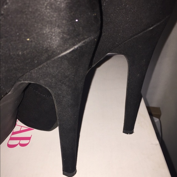 Black Suede Like Platform Bootie - Picture 5 of 8